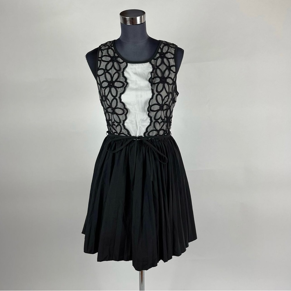 Black and White Floral Embroidered Sleeveless Mini Dress